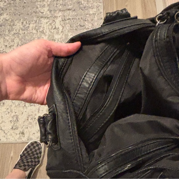 Like ๐! Vintage Style Faux Leather / Vegan Bag - Picture 15 of 15